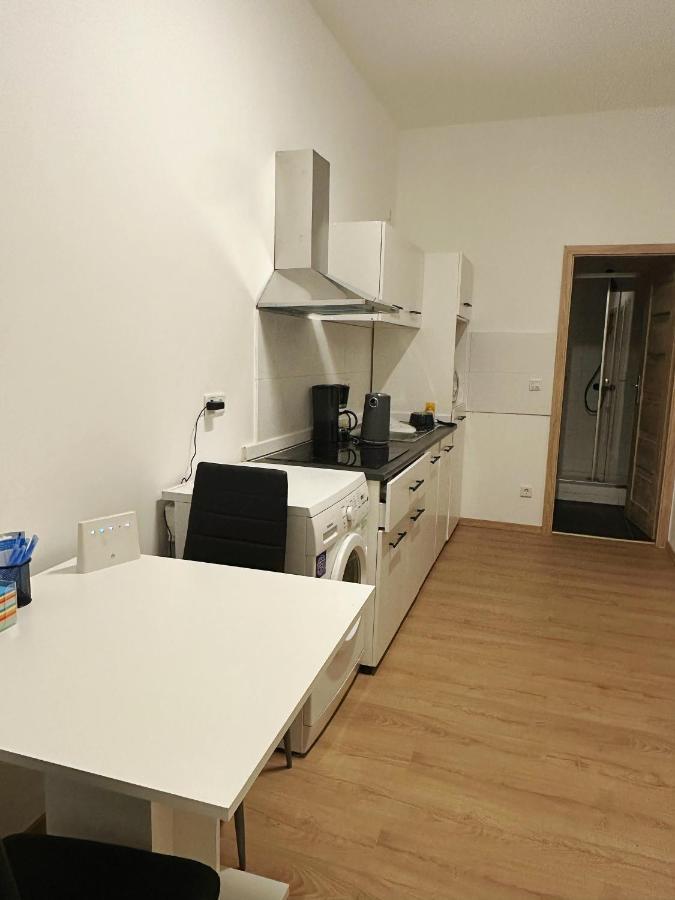 2 Schlafenzimmer Waschmaschine Eller Düsseldorf Exterior foto